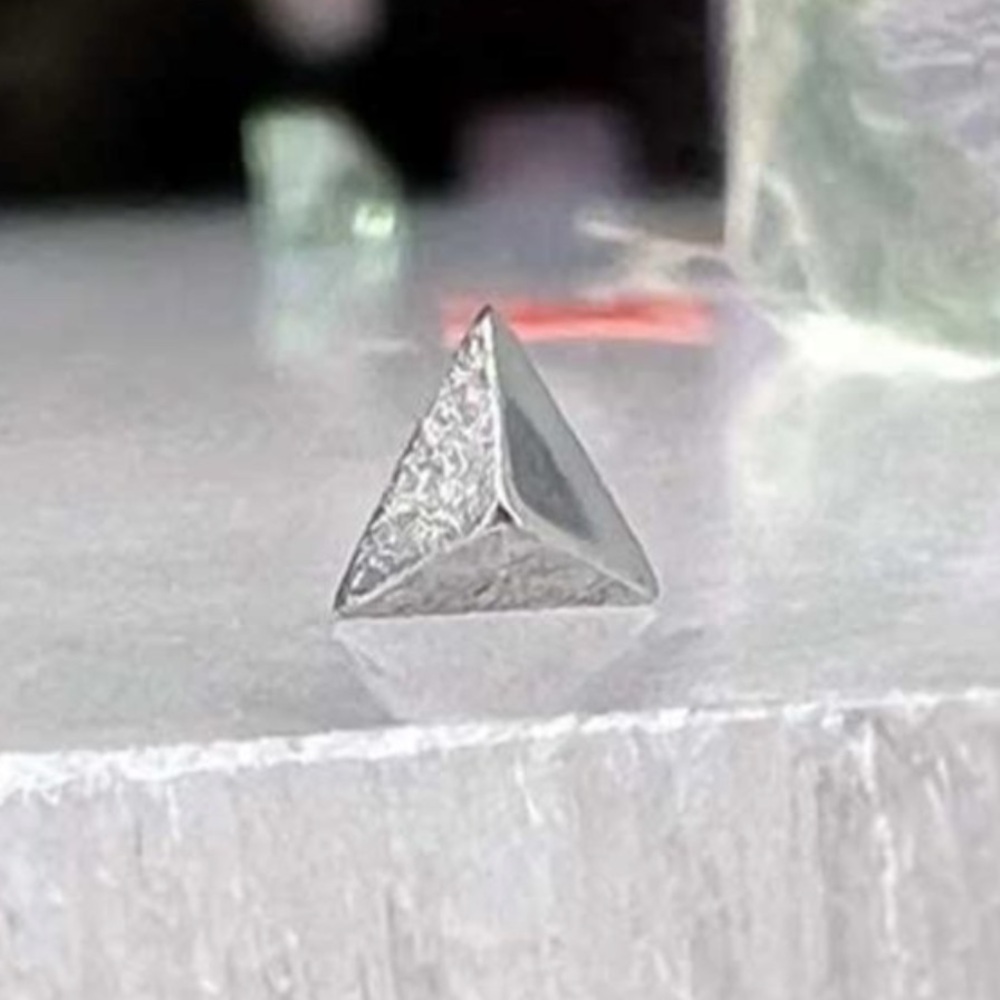 Pupil Hall white gold threadless press fit piercing jewelry